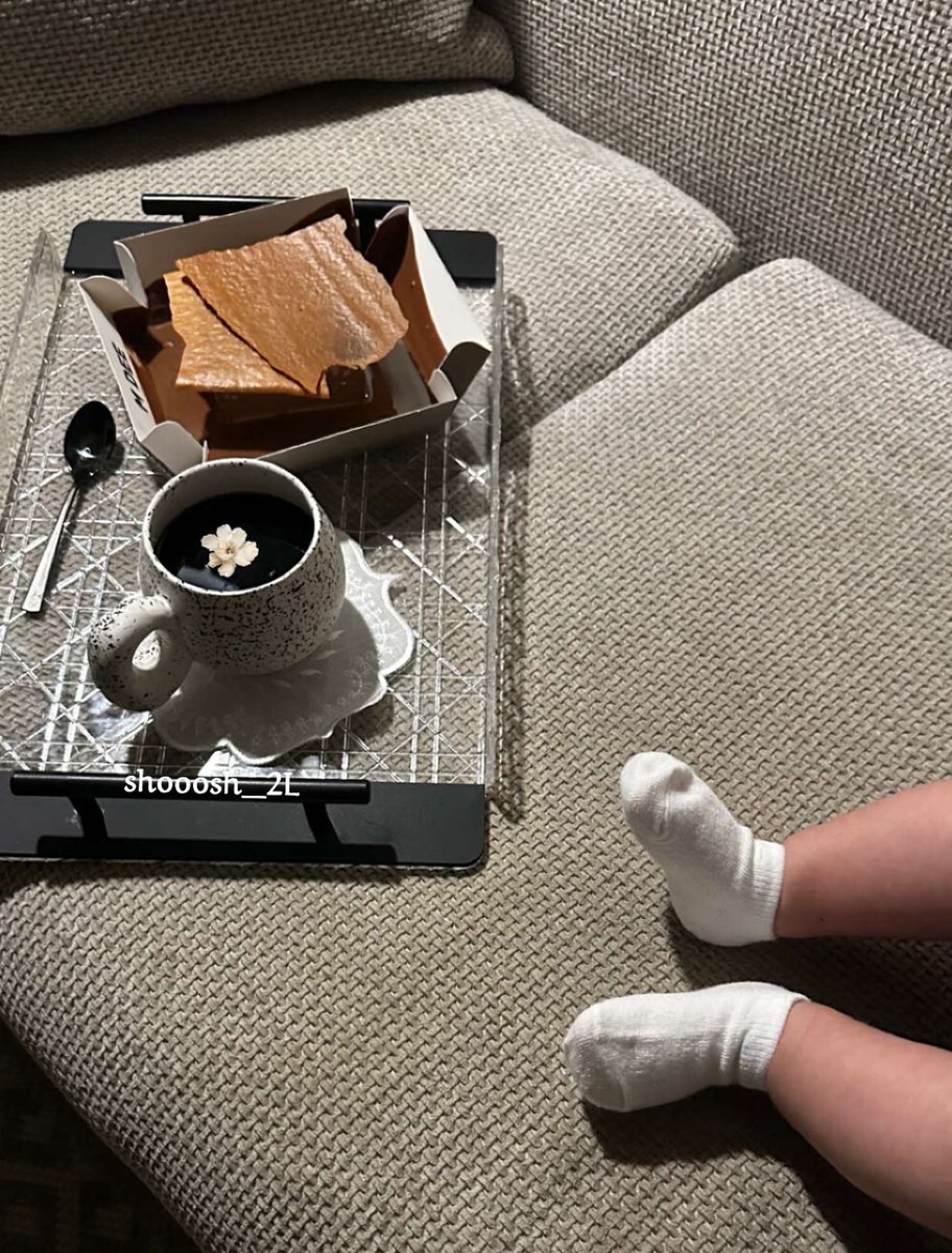 وجهك مقابله لطف في محله 👧🏻🤍🤍🤍