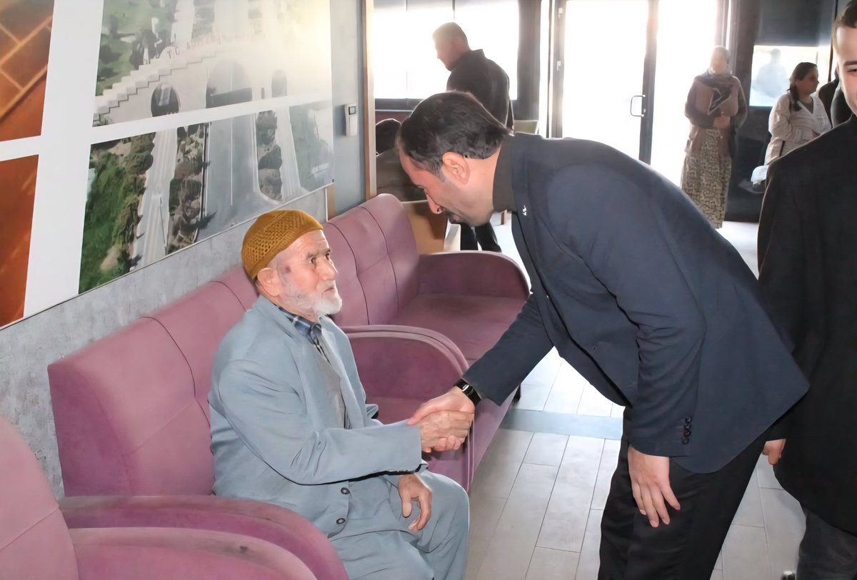 “Bir el, bir gönül, bir dua… Hepsi bir ömre bedel.”