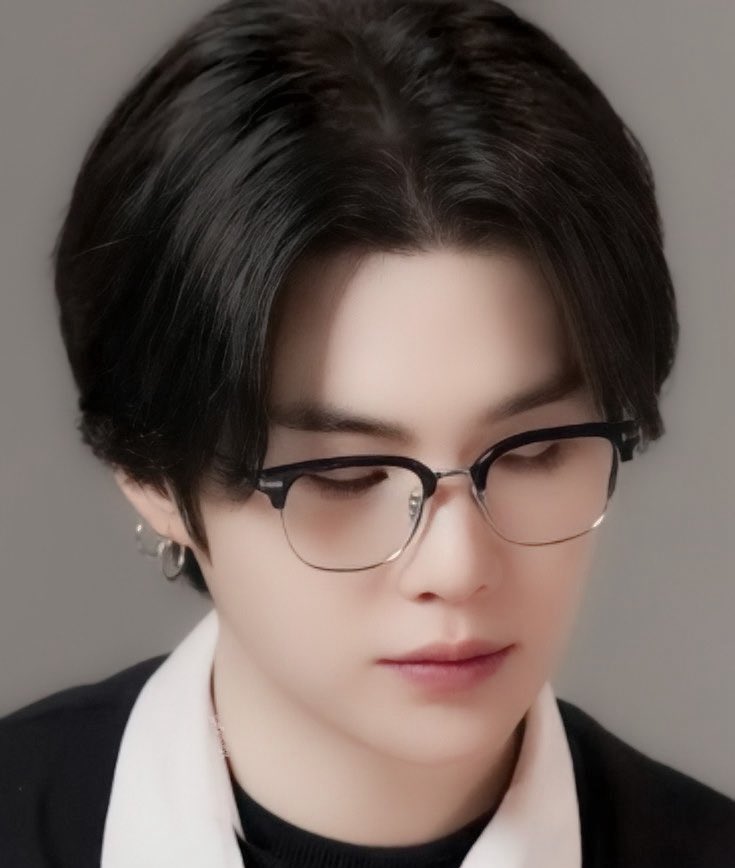 deadformities's tweet image. not new + restarting interaction post. 21+ 

i’m laurent, my favorite color is purple, i’m a king cobra hybrid and a fun fact about myself is that people pleasing is my full-time job.