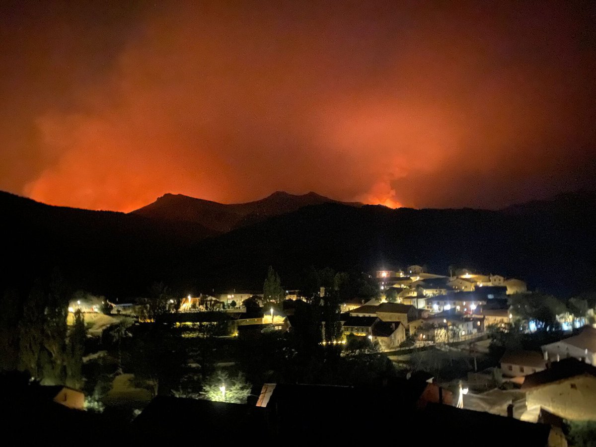 🚒💜 Toda nuestra fuerza y apoyo a los bomberos, voluntarios, vecinos y a todos que luchan sin descanso contra los incendios que azotan España, especialmente, nuestra querida Montaña Palentina. ⛰️🫶🏼
💚 Volverá a ser el alma verde de nuestra provincia. 🙏🏼
💜 #SentimientoPalentino