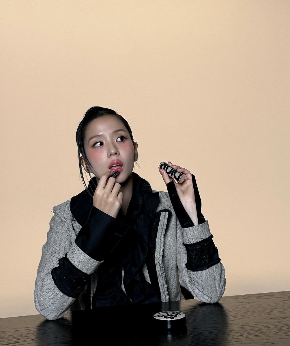 JISOO INSTAGRAM UPDATE