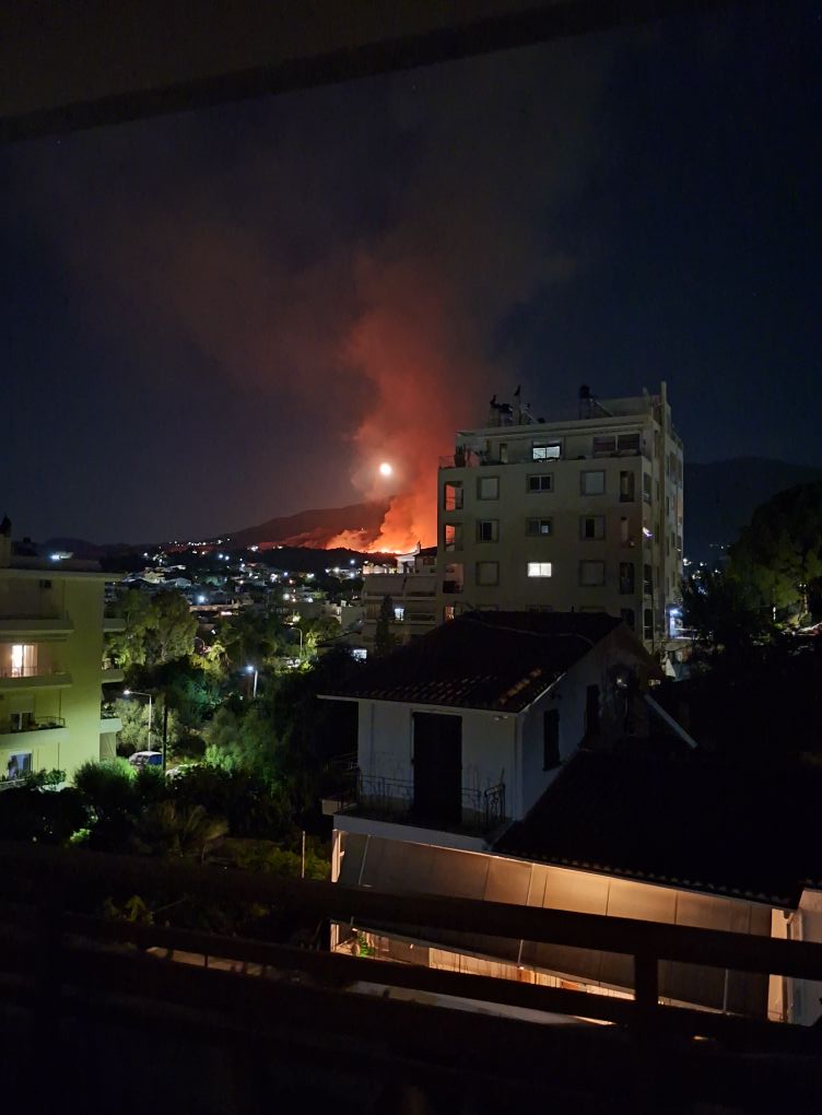 penny_rage's tweet photo. πριν 3 λεπτά
φωτο1,2:Αθηνά Μπαλάσκα-Μανώλης Κανακάρης
Συχαινά Πατρών.Μόλις τώρα.Ο αέρας είναι τρομακτικός
Σχόλια κατοίκων:
Έτερο συμβάν στην άλλη πλευρά της Πάτρας
Το βλέπουμε από απέναντι
Πήρε διαστάσεις αμέσως
Αυτό&amp;αν είναι ύποπτο
ΠΟΛΥ ΚΑΛΑ ΟΡΓΑΝΩΜΕΝΟ ΤΟ ΣΧΈΔΙΟ
#φωτια #Αχαια https://t.co/x68SS5LCdl