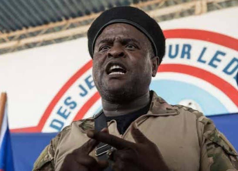 post24_'s tweet photo. Le FBI a lancé un avis de recherche contre Jimmy Chérisier, alias Barbecue, porte-parole autoproclamé de la coalition terroriste « Viv Ansanm ». Une récompense pouvant aller jusqu’à 5 millions de dollars est offerte à toute personne fournissant des informations menant à son arrestation ou à sa condamnation.

L’annonce a été relayée ce mardi 12 août 2025 par le @StateDept et l’@USEmbassyHaiti. Elle marque une intensification de la pression internationale contre les chefs de gangs opérant dans l’impunité en Haïti.