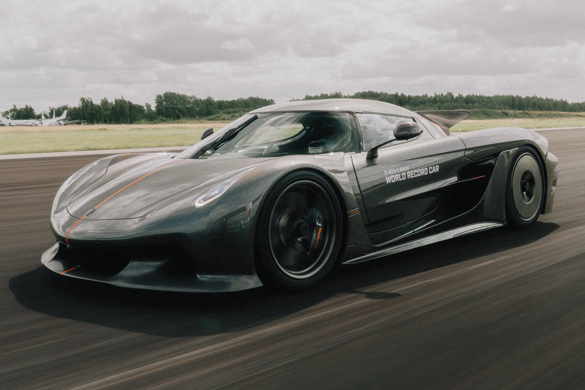 Earlsimxx's tweet photo. AGAIN: Koenigsegg has broken the 0-400-0km/h world record with a new time of 25.21 seconds, beating the Rimac Nevera R time of 25.79s. 

This was achieved with a Jesko Absolut featuring an updated Light Speed Transmission and a new torque control system allowing the Jesko to grip properly.

The new times are:
• 0-400-0 km/h – 25.21 seconds
• 0-400 km/h – 16.77 seconds
• 400-0 km/h – 8.44 seconds
• 0-250-0 mph – 25.67 seconds
• 0-250 mph – 17.18 seconds
• 250-0 mph – 8.49 seconds
