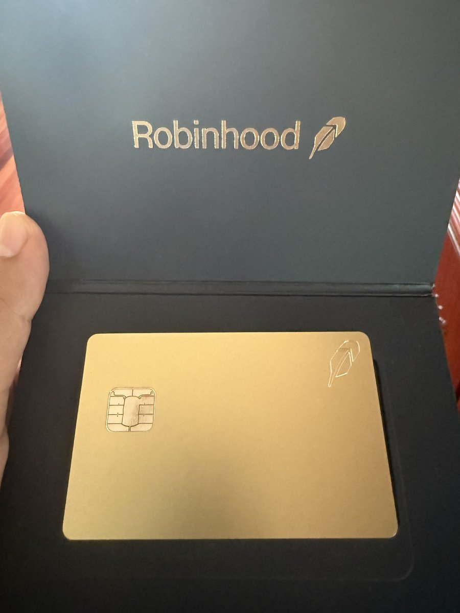 🚨 Just got my hands on the <a href="/RobinhoodApp/">Robinhood</a> Gold Card 💳 — sleek UI, clean design ✔️

If <a href="/vladtenev/">Vlad Tenev</a> &amp; team keep up this product velocity, Chase Reserve might have real competition. Still some kinks for the team to iron out, but this one’s here to stay! $HOOD - well done 👏