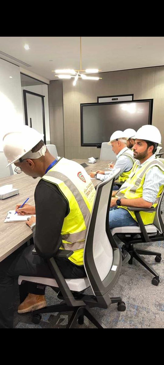 نلتقي مع أكبر الشركات العالميه والمحلية 
داخل #السعوديه_وخارجها 
نناقش
نضع الحلول والتوصيات