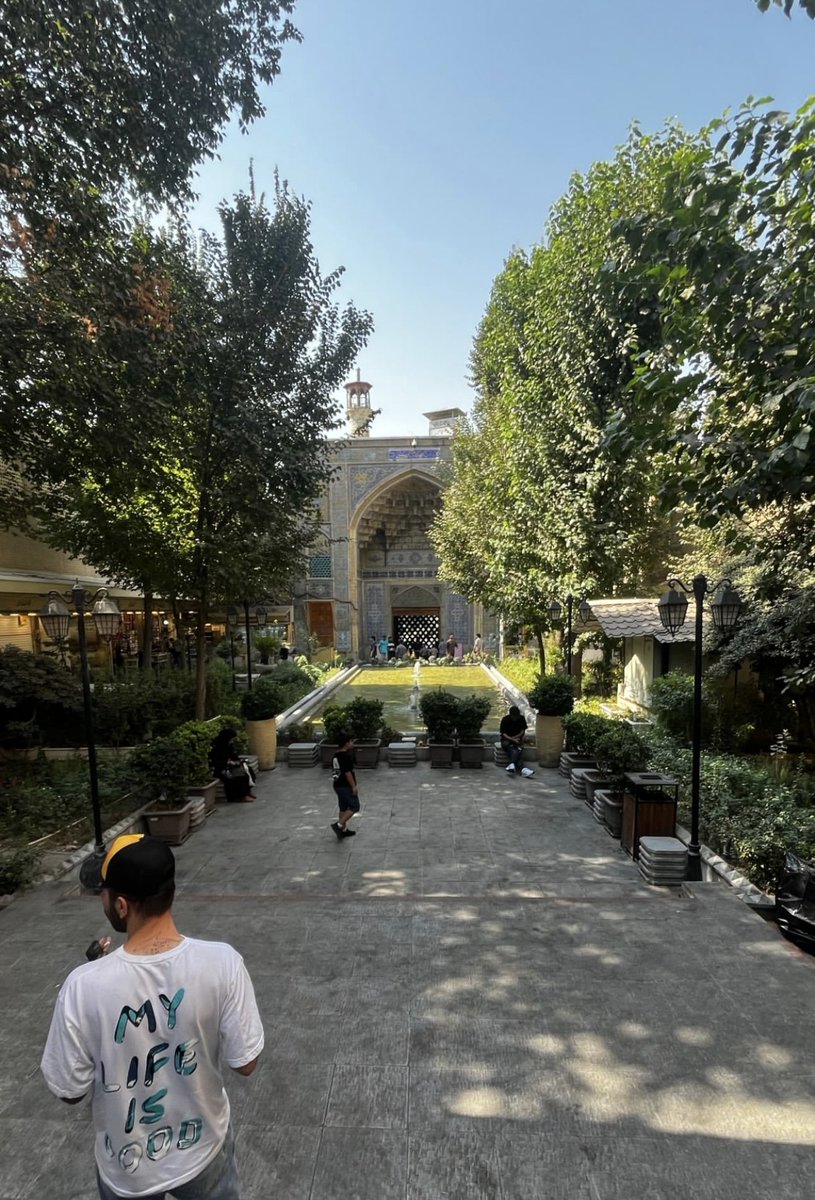 از مزار تا تهران…

#روستای‌مزار
#بازار‌بزرگ‌تهران