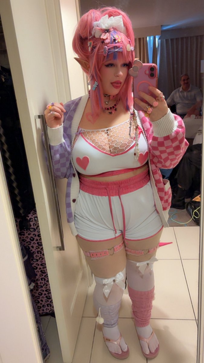 AngelFoxCosplay's tweet image. I had so much fun as decorating Ironmouse at Otakon! I am so happy to be wearing her to ANYC now too!!

#ironmouse #ironmousecosplay #otakon #animenyc #saytonplays 
@ironmouse @IronmouseFanArt