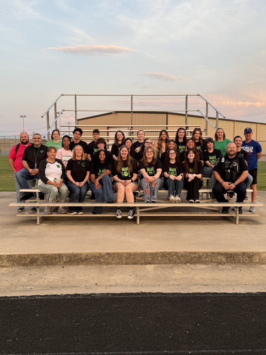 Beautiful morning to watch the sun rise with our Senior Class of 2026! ☀️