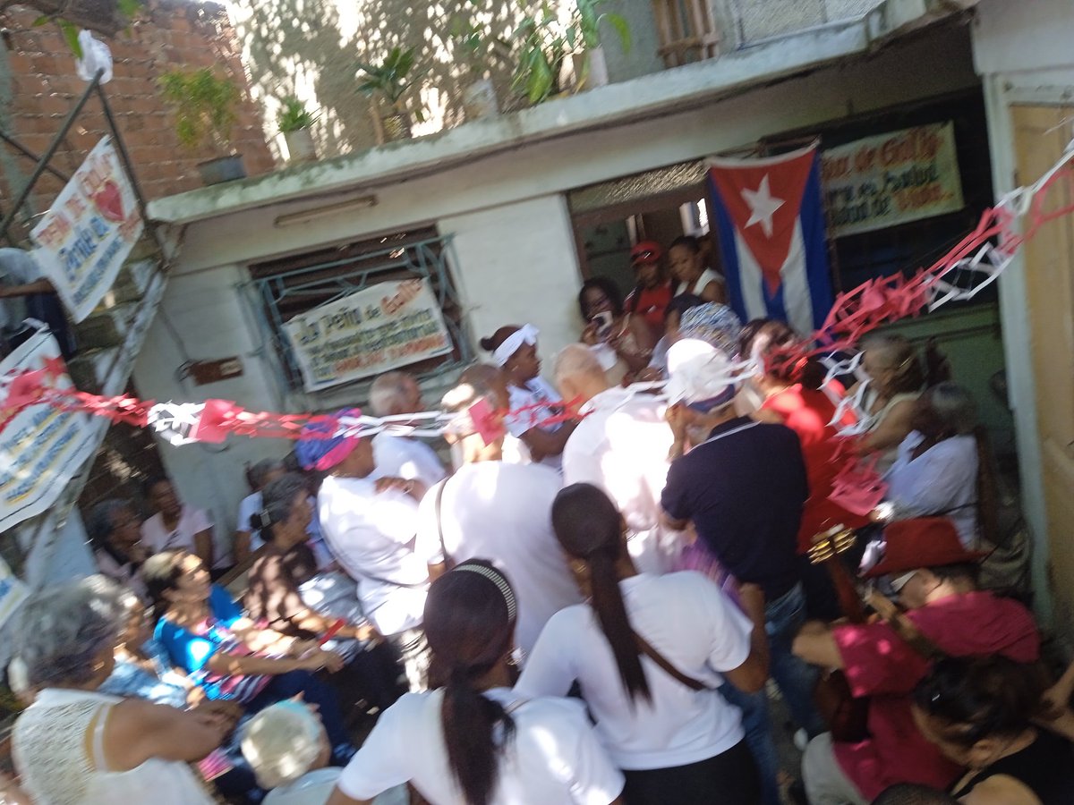 La Peña de Gallo celebra el "Día Internacional de la Juventud", el aniversario #99deFidel con diferentes Peñas del territorio con
los proyectos "Hormiguitas Solidarias"FACRE (Fedaración de asociaciones de cubanos residentes en Europa) Líder del proyecto GERTRUDIS BROOKS .