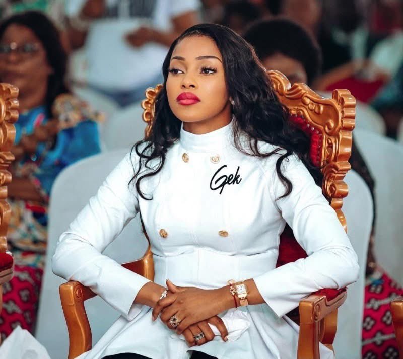 Gouvernement Suminwa II : la Primature confirme que Son Excellence Mme la ministre de la jeunesse,  <a href="/GraceKutino/">Grace Emie Kutino</a> est détentrice d'un diplôme de Licence à l'Université Paris-Est Créteil (UPEC), et d'un baccalauréat en Gestion et Communication ay Lycée Robert Doano, à Paris.