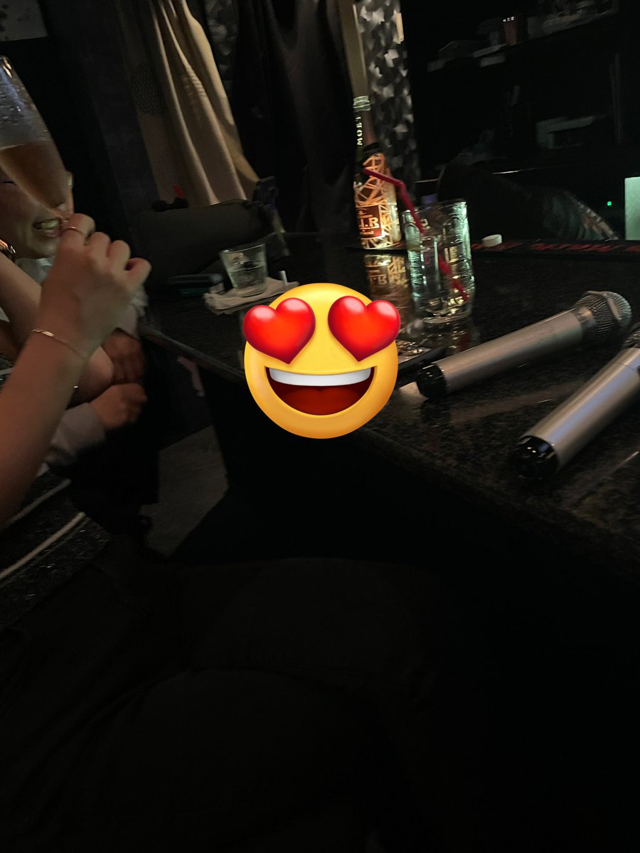 4buki_bu4's tweet photo. 飲んでるー https://t.co/g1IXFN07le