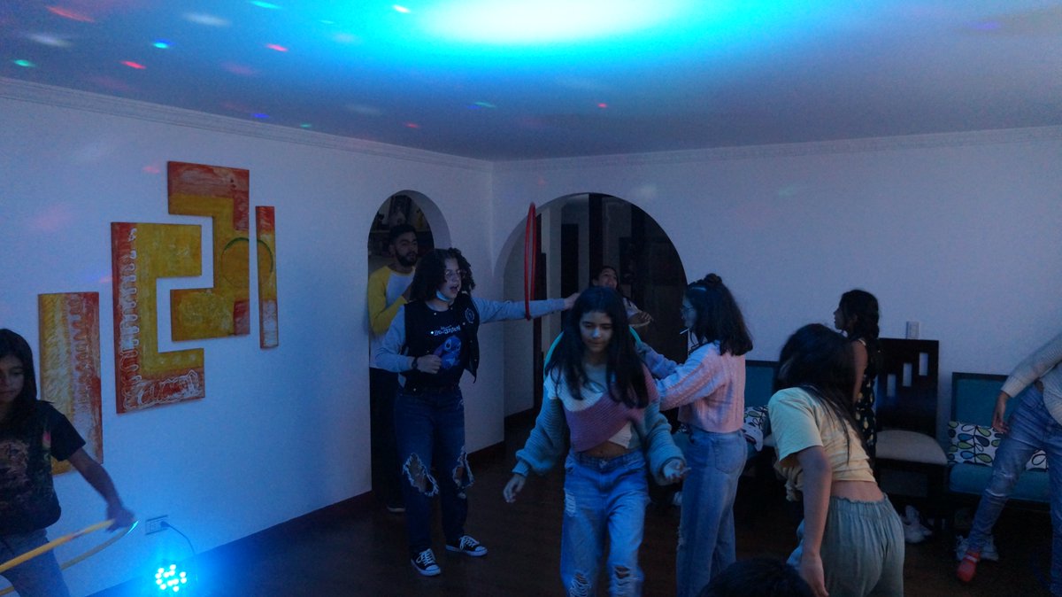 BlaBlaEventos16's tweet photo. 🎉 ¡En Bla Bla hacemos que cada fiesta infantil sea pura diversión!
💫 Juegos, burbujas y momentos que se vuelven recuerdos. 📷 https://t.co/7MAAgQsAvZ
📷 +57 320 9966192 | +57 321 4905134  #eventosbogotá #eventosmedellin #eventosneiva #EventosBoyaca #eventoscartagena https://t.co/iso0ge6Z4B