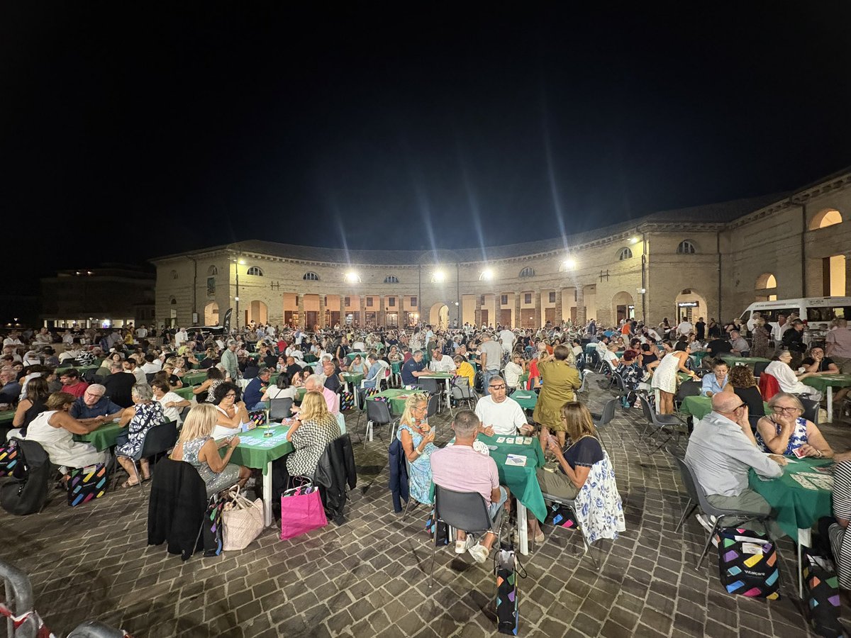 Lorenzo Tassone 🪵 (@tassoraptus) on Twitter photo Senigallia, cards city 🥰
More than 100 Burra o tables for the noght tournament 🫶 Senigallia, cards city 🥰
More than 100 Burra o tables for the noght tournament 🫶