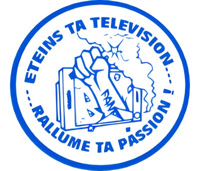 du_jaune's tweet photo. AGRÉABLEMENT surpris par l'offre de l'OM de 270 €/an (dispo du 12/06 au 14/07) après adhésion au groupe (20 €).

ℹ️ 17 matchs de L1 en direct via Virage+,  tout le contenu coupe de France 🇨🇵 avec le football européen 🇪🇺 et ça après l'apéro qui va bien 💛

ALLEZ L'O ! 🔵⚪️ https://t.co/p0JrJhgRB7