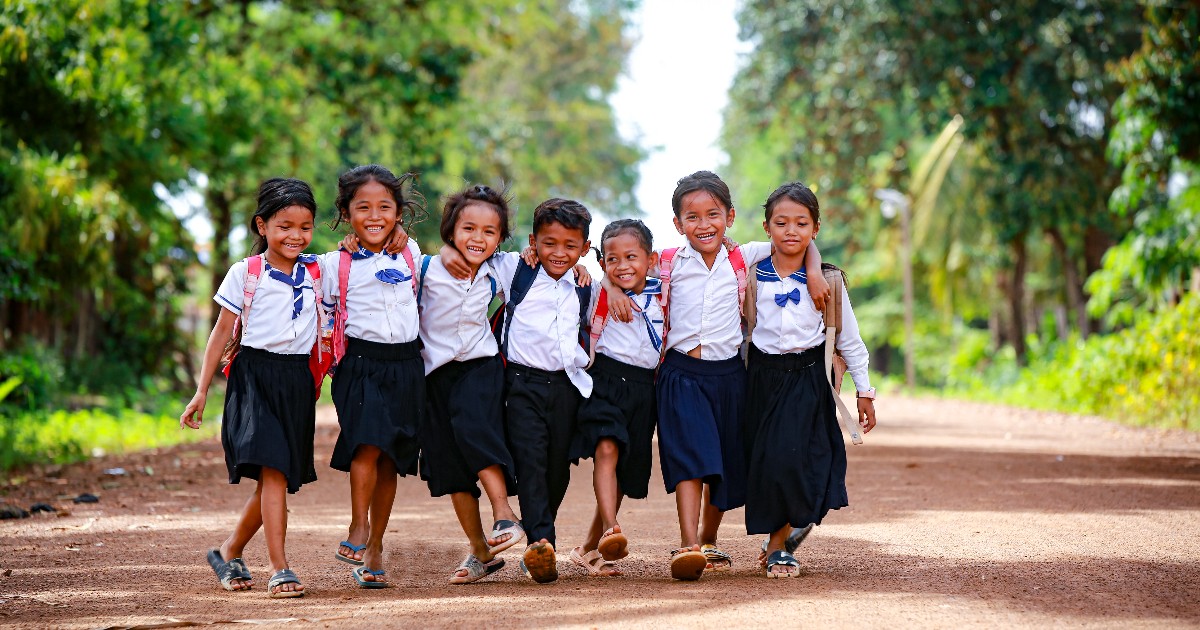 On this #InternationalYouthDay, we remember that every young person can change the world. <a href="/WorldVisionUSA/">World Vision USA</a> equips vulnerable youth with education, healthcare &amp; hope to impact their communities for generations. tinyurl.com/sponsorWV