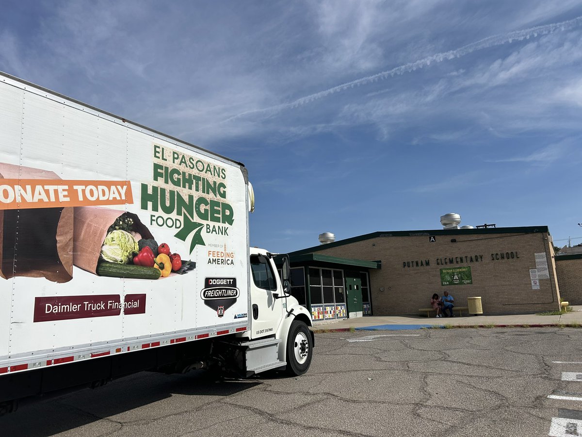 csepisd's tweet image. We are starting a monthly food distribution at the Putnam ES site to support our Westside families. Big thanks to our Family and Community Liasions for their outreach and help with distribution.