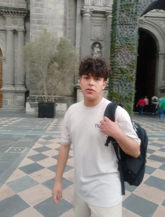 HectorJavierNR_'s tweet photo. #FelizMartes
Se solicita apoyo para localizar a Hugo, un joven de 16 años.
https://t.co/remkxYjUNH
#Solidaridad #ApoyoComunidad #Margolis #Lafiscalia https://t.co/GZ3FIL4PA2