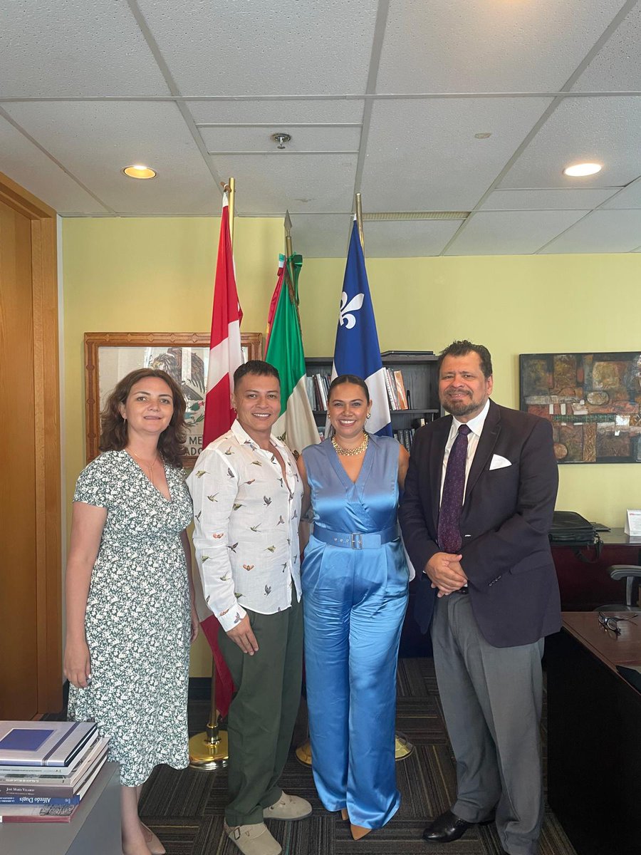 Un gusto conocer el proyecto Mictlán, de industrias creativas, impulsado por los veracruzanos Guadalupe Ponce y Claudio Jácome para seguir promoviendo la cultura mexicana en Montreal. ¡Enhorabuena! <a href="/IME_SRE/">IMME</a> <a href="/VMTrevino/">Victor Treviño</a>
