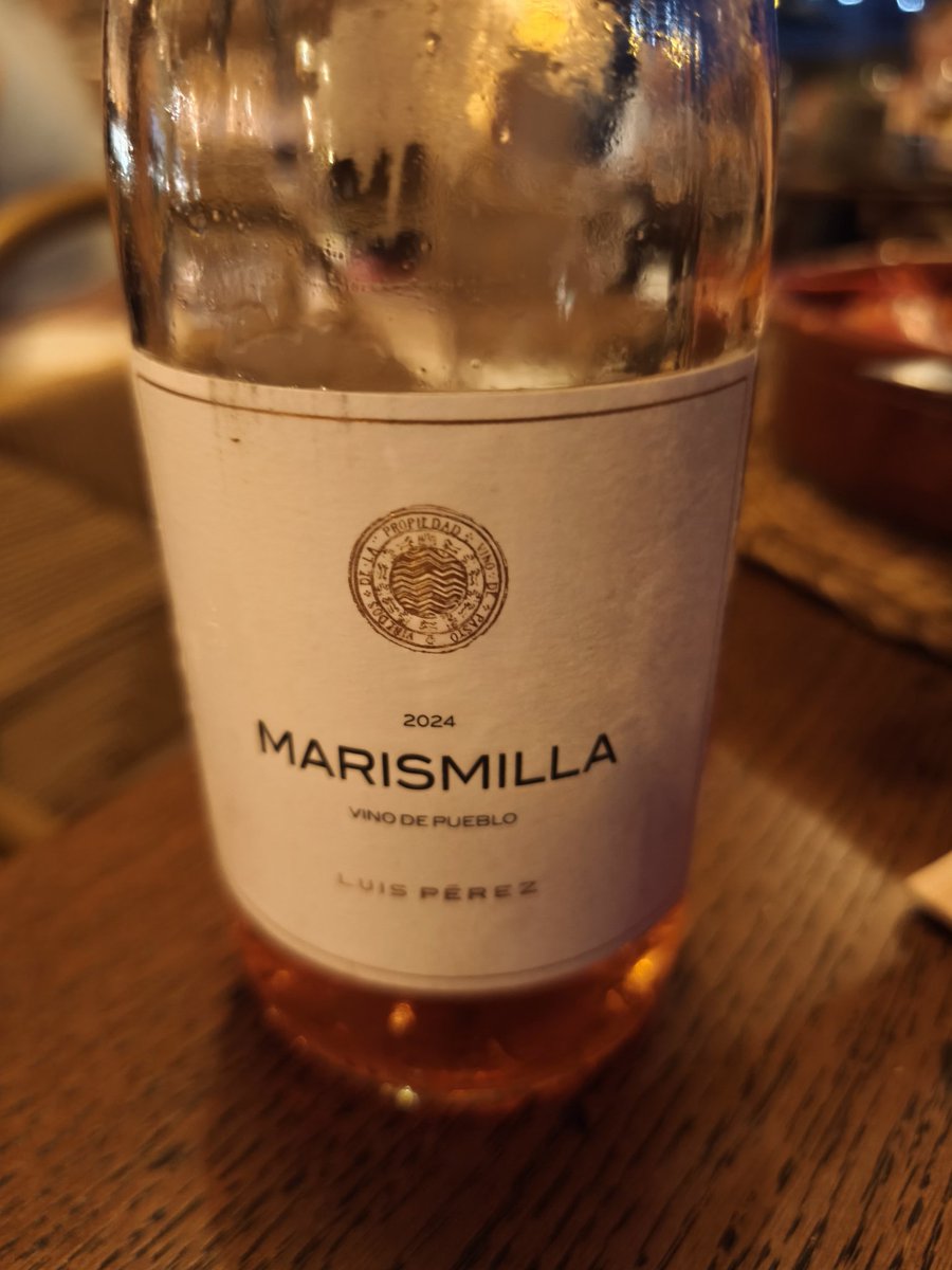 Se acabó lo que se daba, mañana volvemos al Paraíso (gracias a la ola de calor y al Levante, creo que es la primera vez que no me duele marchar de esta tierra).
La despedida, como siempre, en  La Ola y, como siempre, todo bien (con el local reformado, además).