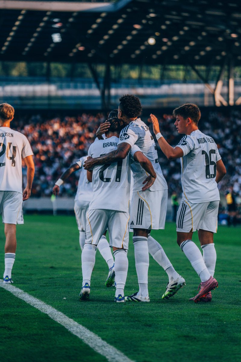 Brahim's tweet image. ¡Bien jugado! Que empiece lo bueno 🤷‍♂️✨ @LaLiga 🤍
#HalaMadrid