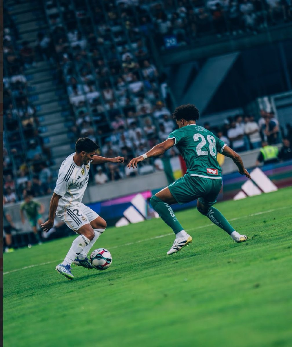 Brahim's tweet image. ¡Bien jugado! Que empiece lo bueno 🤷‍♂️✨ @LaLiga 🤍
#HalaMadrid