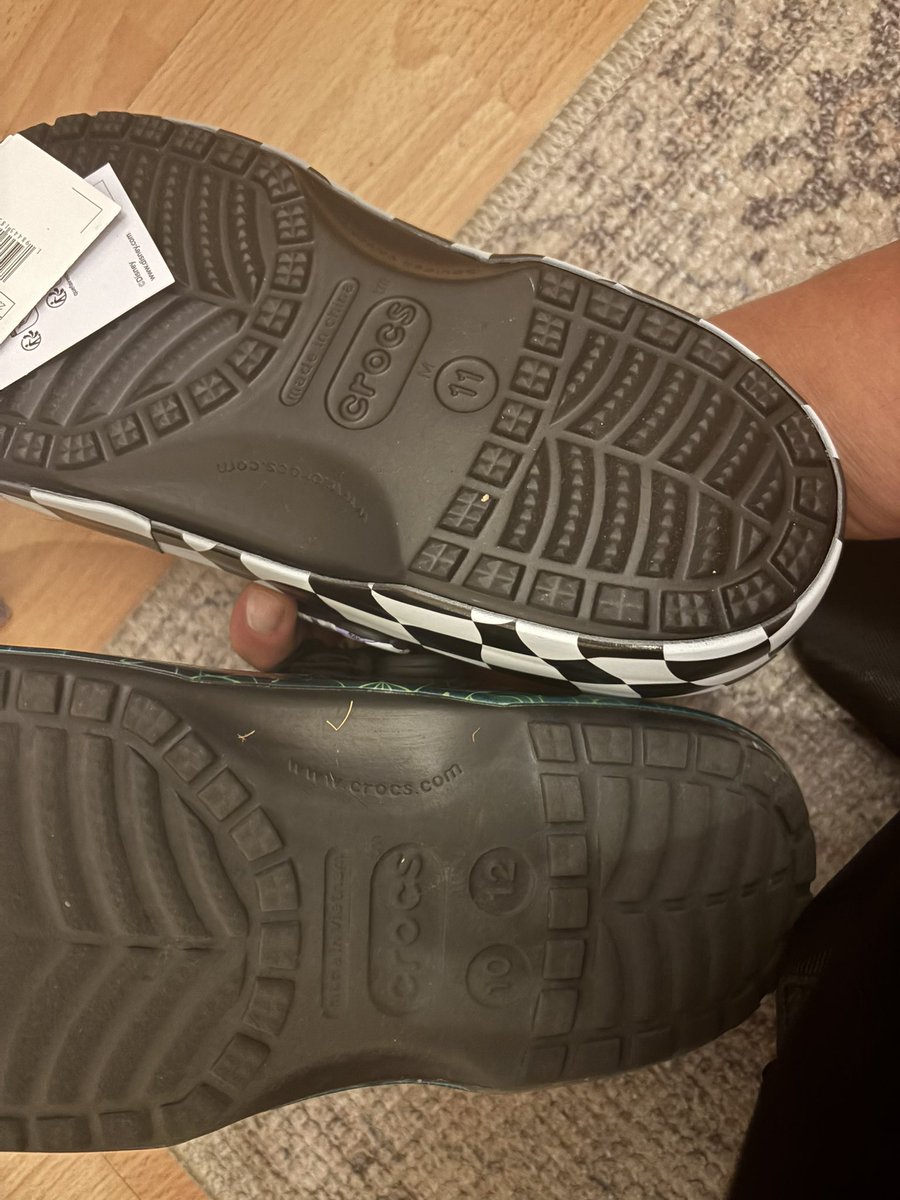 romeu75's tweet photo. @Crocs so disappointed with ur inconsistent sizing &amp; poor cs. My 1st pair fit perfectly but nu Alice and JC pairs (same size?!) r completely different shapes. Live chat agent ended convo while I was still typing! Feels unsafe &amp; waste of money #Crocs #CustomerService #SizingIssues https://t.co/MpN6jL2fHd