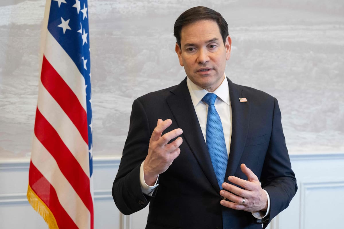 DIFUNDELOYA's tweet photo. 🚨 ¡ÚLTIMA HORA VENEZUELA! 🚨🇻🇪

Secretario de Estado 🇺🇸 Marco Rubio sobre el régimen de Maduro: 

"En algún momento tenemos que decir que vamos a enfrentarnos a esta gente, y tenemos que hacerlo con algo más que recompensas". https://t.co/9jZ1QDDOwG