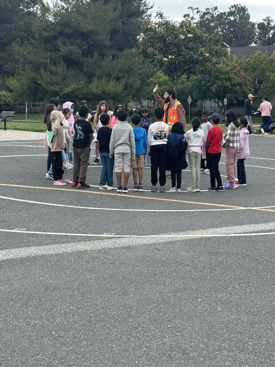 FpesWolverines's tweet photo. Happy first day of school!
Thank you amazing Forest Park staff for helping our students have a great first day! https://t.co/FoCc520tXg