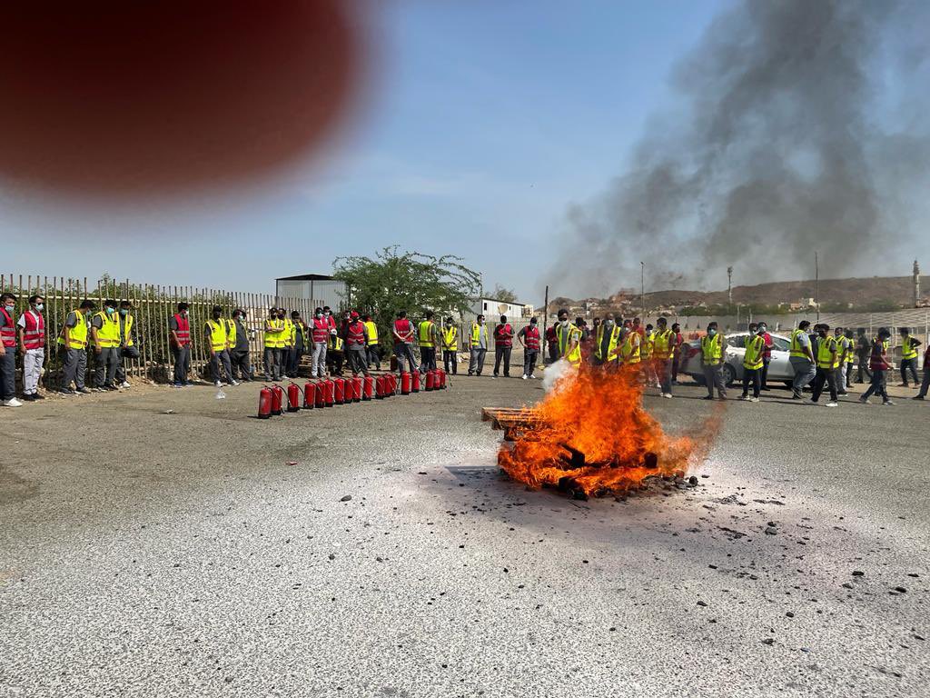 #ندرب_بإحترافيه_ومصداقيه_وجودة_عاليه 
في
#معهد_كراش_للتدريب
برامج
#محلية_دولية

#ملتزمون_بحمايتكم