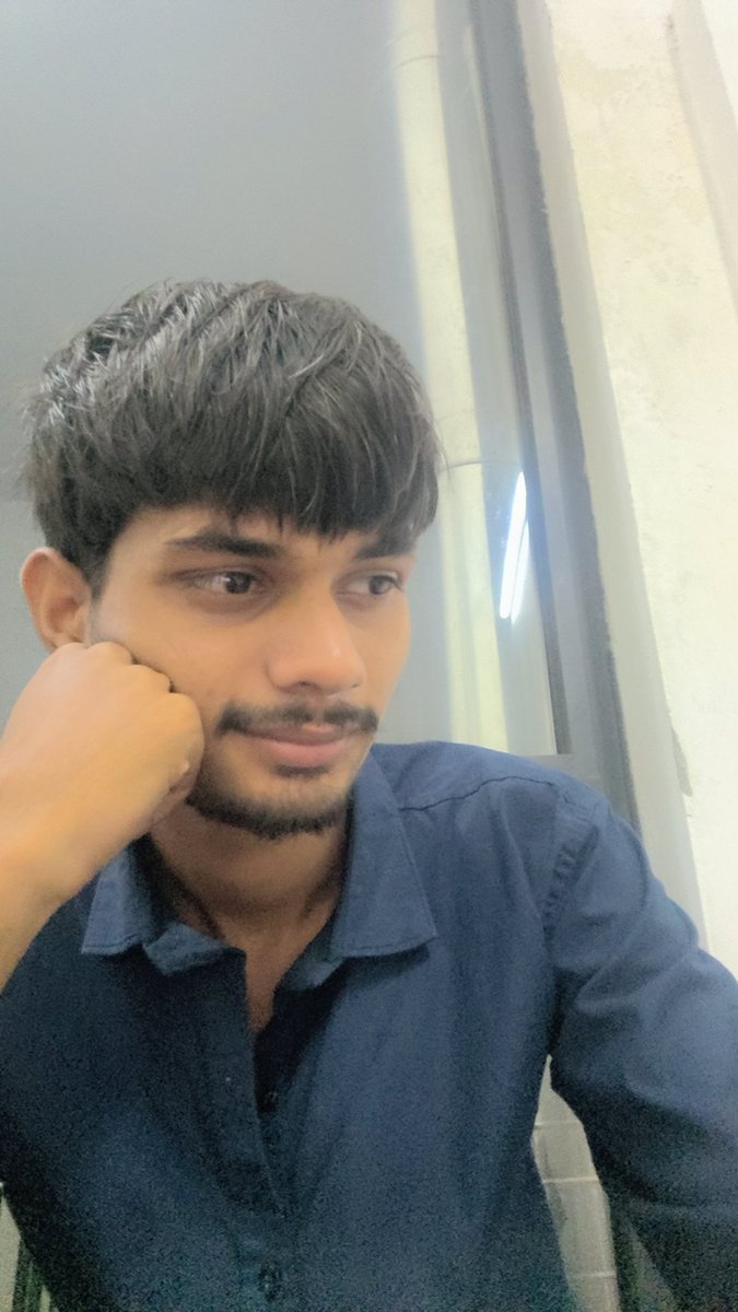 Ayush yadav (@yadavayush3431) on Twitter photo आज कंपनी मे बैठ कर मैं यही सोचता रहा कि घर से दूर किसी दूसरे प्रदेश में आ बैठा हूं जहां से घर जाने के लिए मुझे छुट्टी मांगनी पड़ती है । घर जाना एक खुशी की तरह है जहां पर सारी खुशियां फेल है । मैं हर वक्त का इंतजार करता हूं घर जाऊं मां के हाथों का खाना खाऊं ।.......
#Gurugram आज कंपनी मे बैठ कर मैं यही सोचता रहा कि घर से दूर किसी दूसरे प्रदेश में आ बैठा हूं जहां से घर जाने के लिए मुझे छुट्टी मांगनी पड़ती है । घर जाना एक खुशी की तरह है जहां पर सारी खुशियां फेल है । मैं हर वक्त का इंतजार करता हूं घर जाऊं मां के हाथों का खाना खाऊं ।.......
#Gurugram