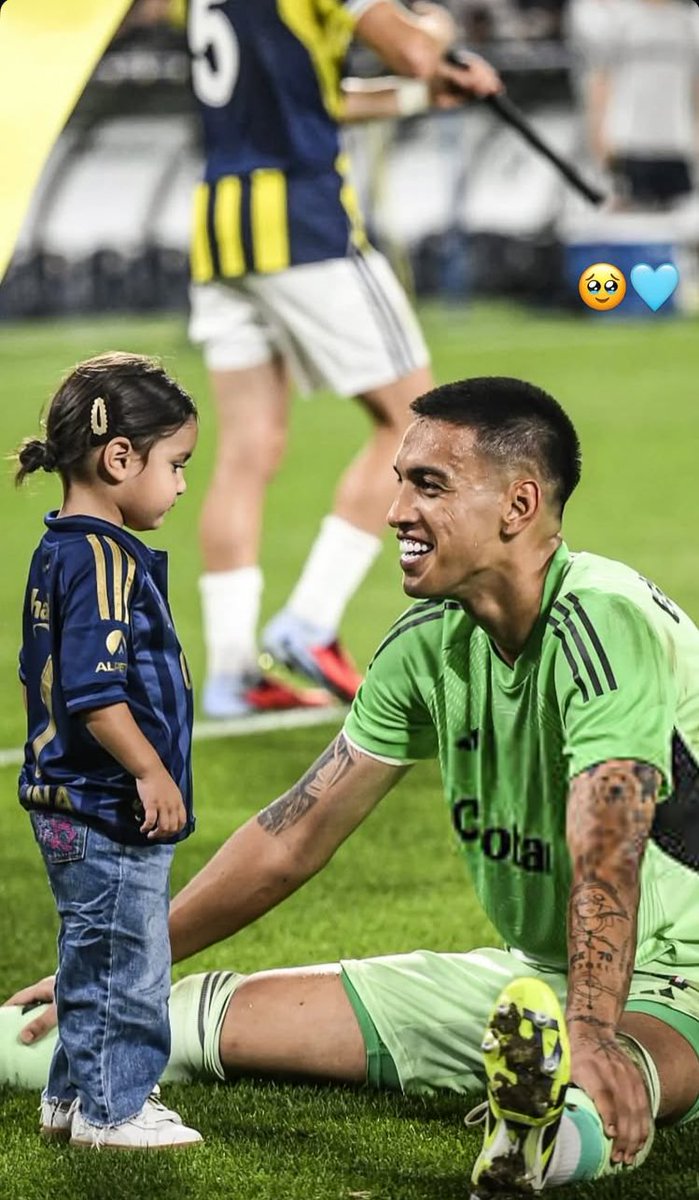 Maç sonunda İrfan Can Eğribayat ve minik kızı Melina 🥹
