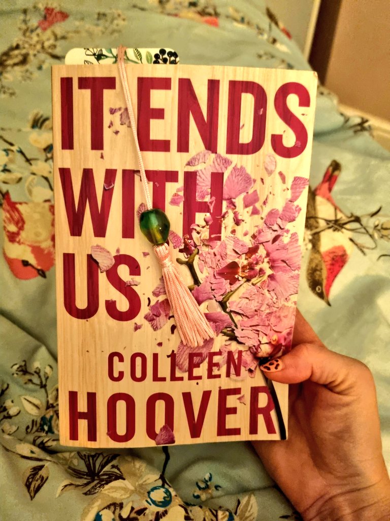 Book #8 of my <a href="/goodreads/">Goodreads</a> target. Taking a short fantasy break and returning to Hoover for a bit 📚💜