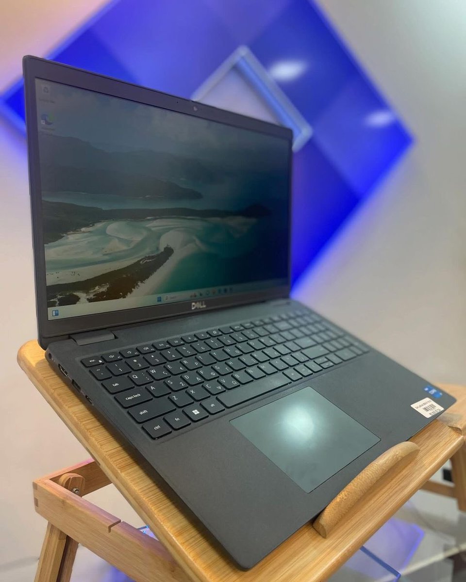 PlaceSama's tweet photo. #Prix: 💵175.000FCFA
#Dell Latitude 3520
👉Processeur : Intel Core i3 de 11e génération : i3-1115G4, 2 cœurs / 4 threads, fréquence jusqu’à 4.1 GHz
👉Mémoire vive (RAM) : #8Go DDR4 (extensible à 32Go)
👉Stockage : SSD #128Go + #500Go
👉État neuf avec sac offert https://t.co/iPVIOHgYb1