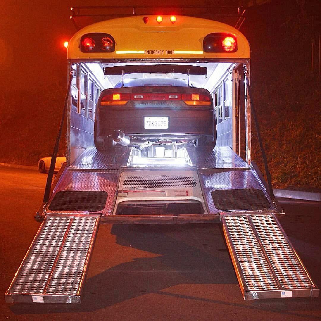 Zaohz's tweet photo. Someone turned a bus into a transporter for their s chassis https://t.co/3CHq6pBtmf