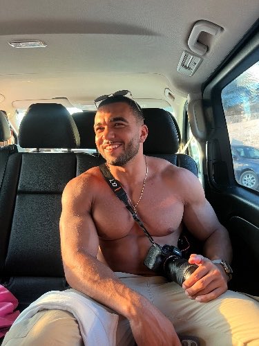 BE WARNED!! This Londoner BLACKMAILS vulnerable gay men and exploits them financially. <a href="/metpoliceuk/">Metropolitan Police</a> 🚨🚨

Blackmailing and then financially abusing exploiting vulnerable gay men is a growing trend. It is NOT ok and must be called out. 

<a href="/stonewalluk/">Stonewall</a> <a href="/LBCNews/">LBC News</a> <a href="/PinkNews/">PinkNews</a>