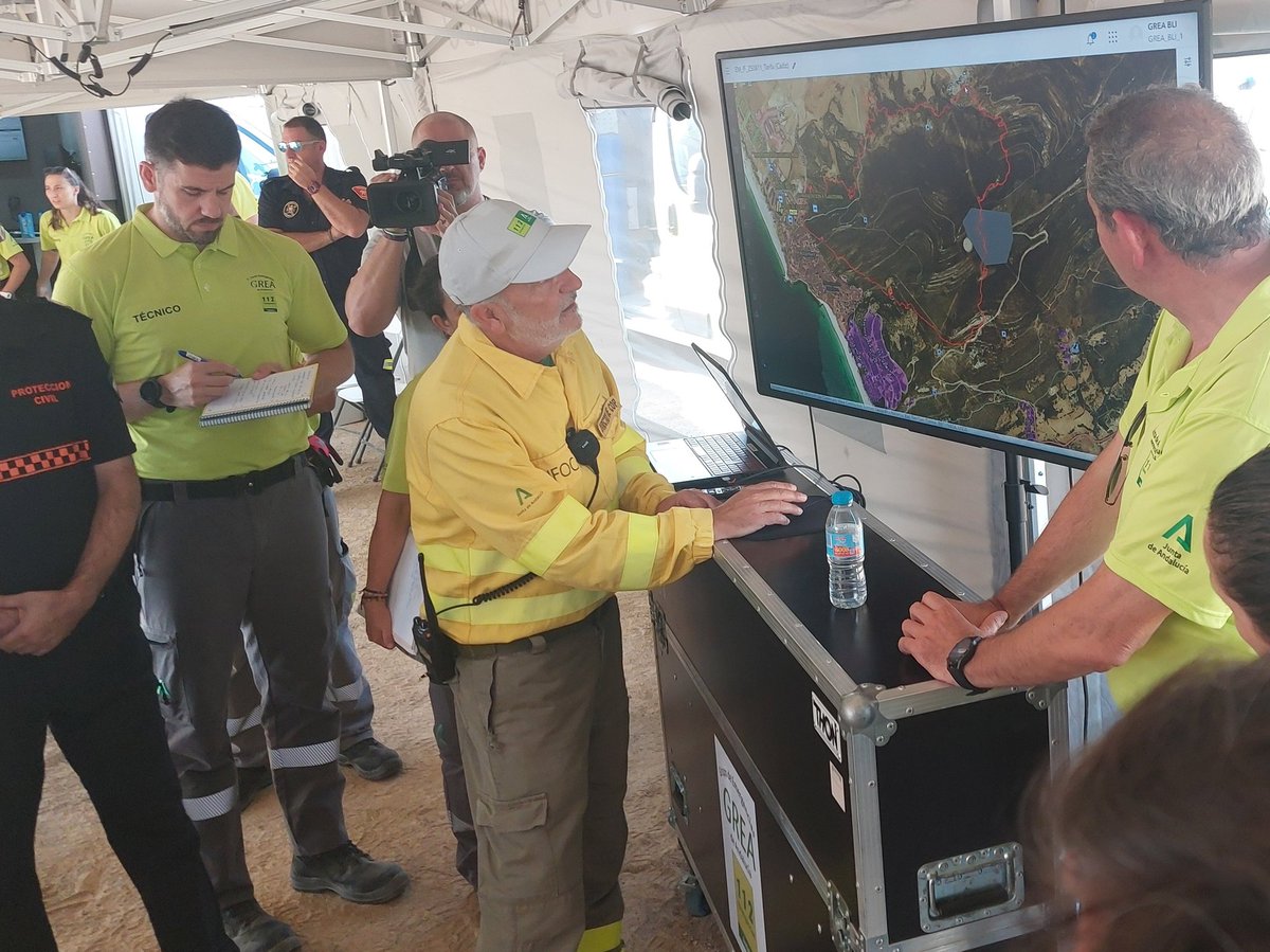 🔴 El #IFTarifa (Cádiz) ha quedado ESTABILIZADO a las 22.30 horas. Seguimos trabajando ahora en su control.