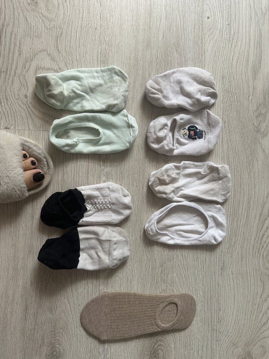 Które chciałbyś żebym zajechała dla ciebie kundlu? 😈 daje ci wybór, grzecznie poproś na kolanach i zrób wpłatę dla swojej Bogini 👑
<a href="/rt_feet/">Feet RT PROMO (Road to 100K)</a>