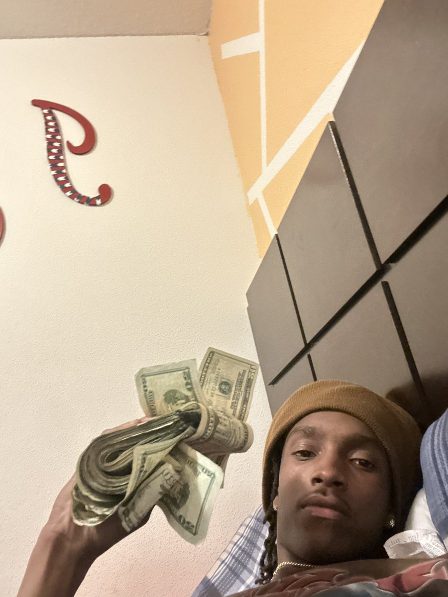 lilantiii4's tweet photo. Land in Philly b🤬tch im bimping switch my numbers I can't kick it #senioryear youngin😤 https://t.co/Zccl6uf8Gw