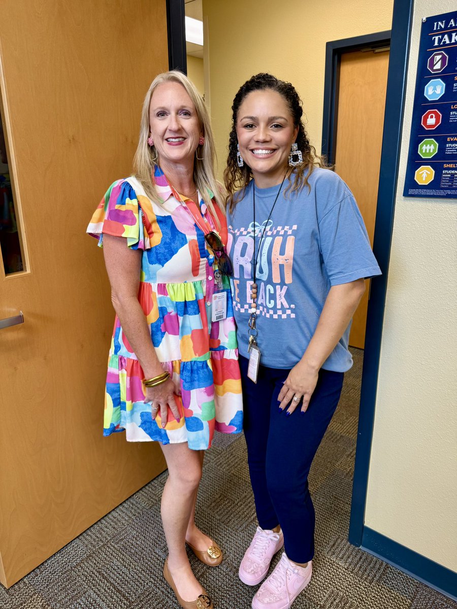 LindseySmestad's tweet photo. Additional visits with our amazing Collaborative Coaching principals! ✏️📓🏫😊 https://t.co/dFKL2qqSSB