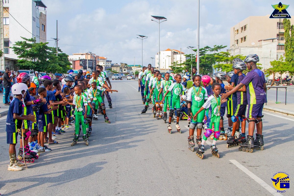 AigleSkater's tweet photo. Célébration et mise à l’honneur des athlètes médaillés à la 11ᵉ édition des Championnats nationaux de roller sports, sous le regard admiratif des parents, de leurs coéquipiers et du public.
#rollersports | #inlinefreestyle | #speedskating | #skateboard | #rinkhockey | #joie https://t.co/rzHAtheyY7