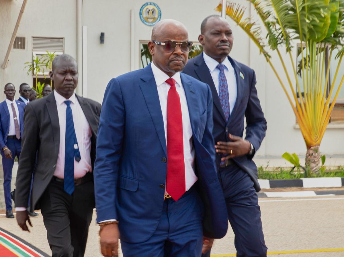 Office of VP & Chair of Econ. Cluster, S. Sudan (@vpsouthsudan) on Twitter photo ๐๐ฎ๐ ๐ฎ๐ฌ๐ญ ๐๐| ๐๐ฎ๐๐, ๐๐จ๐ฎ๐ญ๐ก ๐๐ฎ๐๐๐ง
Vice President Dr. Benjamin Bol Mel departed Juba this afternoon for an official visit to the United Arab Emirates capital. He is on a mission to deliver a message from H.E. President Salva Kiir Mayardit to His Highness Sheikh ๐๐ฎ๐ ๐ฎ๐ฌ๐ญ ๐๐| ๐๐ฎ๐๐, ๐๐จ๐ฎ๐ญ๐ก ๐๐ฎ๐๐๐ง
Vice President Dr. Benjamin Bol Mel departed Juba this afternoon for an official visit to the United Arab Emirates capital. He is on a mission to deliver a message from H.E. President Salva Kiir Mayardit to His Highness Sheikh