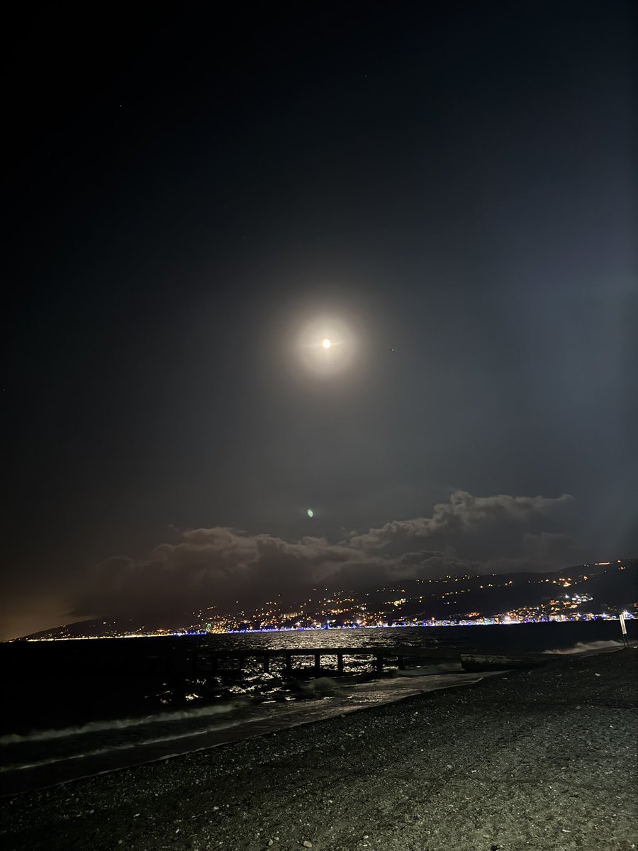 aalpertonga's tweet photo. Şunun ışığını biraz kısarsak göreceğiz inş

 #meteoryağmuru https://t.co/VlL1qdFDll