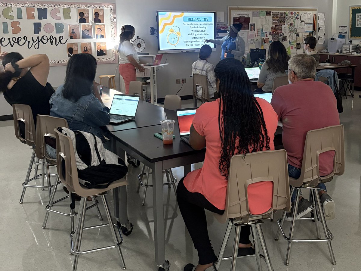 KLeah3's tweet photo. Teacher Leadership at its finest! Technology sessions with Ts showcasing instructional tools amongst each other. Excited for the first day with kids. @BeckJuniorHigh @katyisd https://t.co/eoQdna9lhx