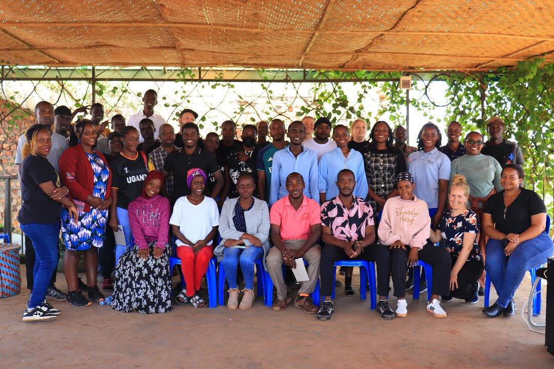 As we join the rest of the world to commemorate the International Youth Day, we reflect on our mission, “to position young people as key pillars in building self reliant and sustainable communities”. Happy International Youth Day @dreamtown.ngo @networkforactive @civilconnections