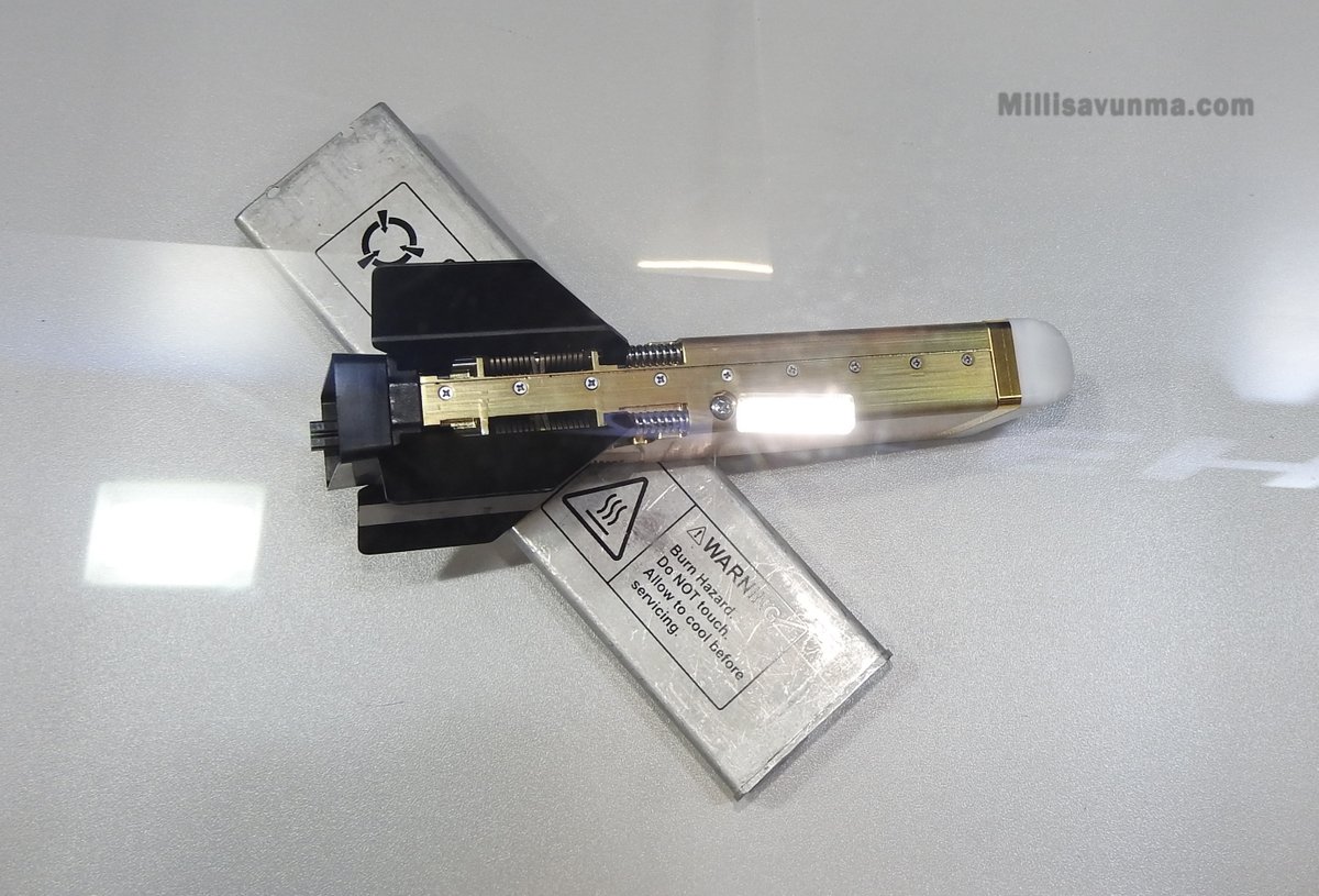 EHSİM tarafından geliştirilen RF Aktif Sarf Edilebilir Sahte Hedef sistemi (SİS Decoy) radar güdümlü aktif ve yarı aktif füze ve tehditlere karşı hava platformlarının korunması için tasarlanmış modern bir elektronik harp çözümüdür. #KAAN #KIZILELMA