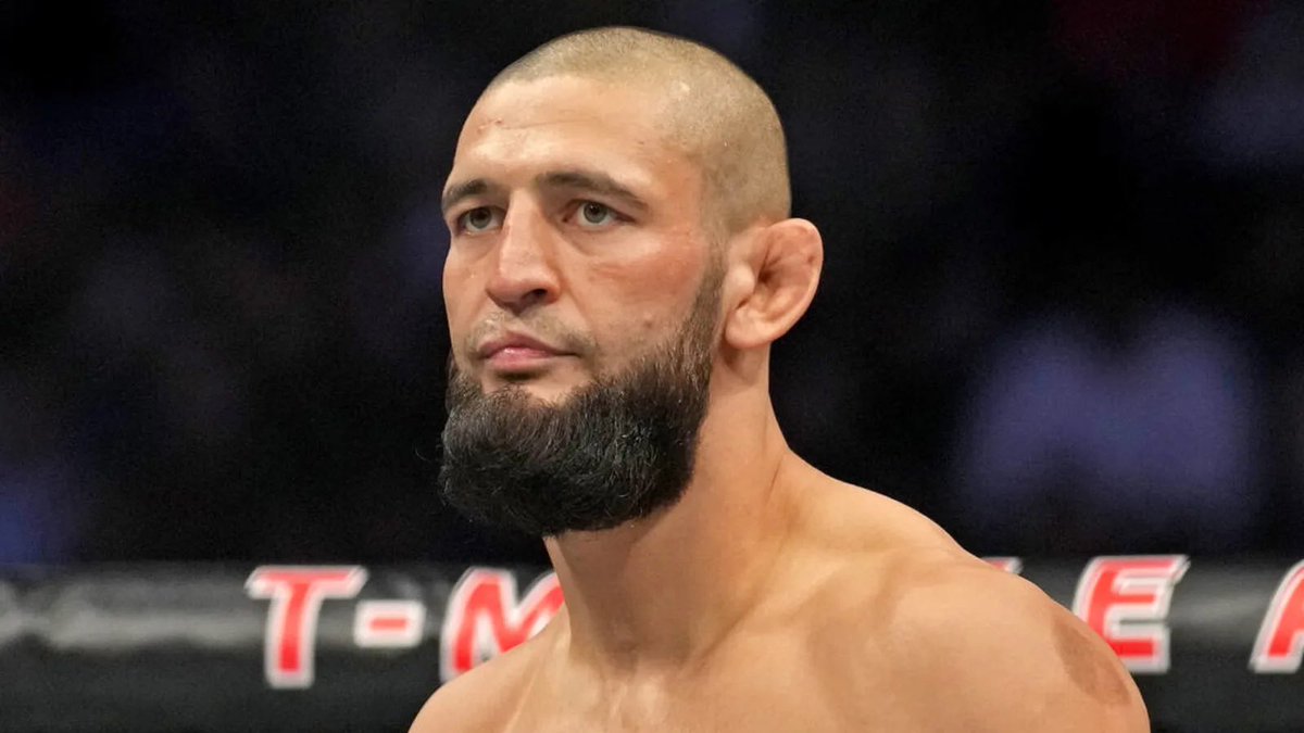 arielhellwanni's tweet photo. DEVELOPING: There is a growing concern among Khamzat Chimaev’s camp and the UFC brass regarding Chimaev’s weight this week, I’m told.

While much could change, the UFC have flown in Reinier de Ridder to be on standby and weigh in as a backup if a replacement is needed.

#UFC319 https://t.co/9gleYtvAge