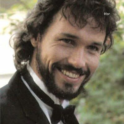 Silversmeasures's tweet image. A "heartwarming smile" is a genuine and positive expression that evokes feelings of warmth, joy, and happiness in others. It's a smile that is perceived as sincere and makes those who see it feel good. 🤩

Now that's what I call a "heartwarming smile" 👇👇
#TIGTuesday