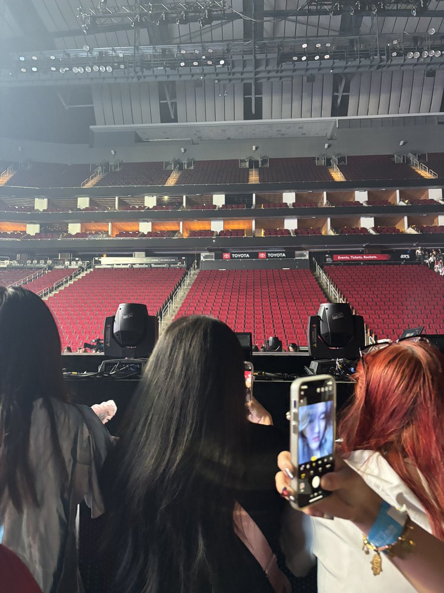 nicole ⊹ tweet media