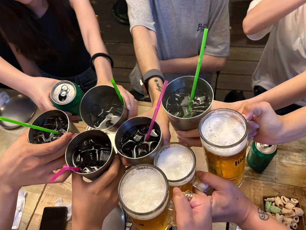 Bye bye Seoul, you've been so nice to me this time, as always. I'm so glad I met my friends this time too. I'm going to miss you all...

다음에도 놀자 썸냐들!!